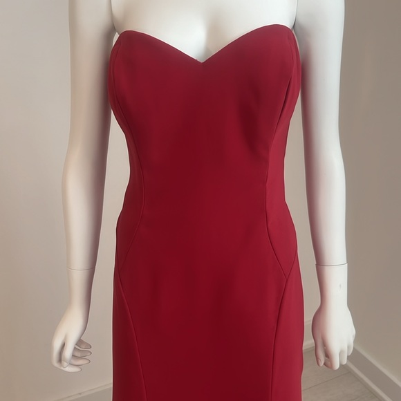 NWT SAMPLE Dessy 4515 size 12 Claret (Red) crepe sweetheart trumpet.  Pristine. - Picture 3 of 7
